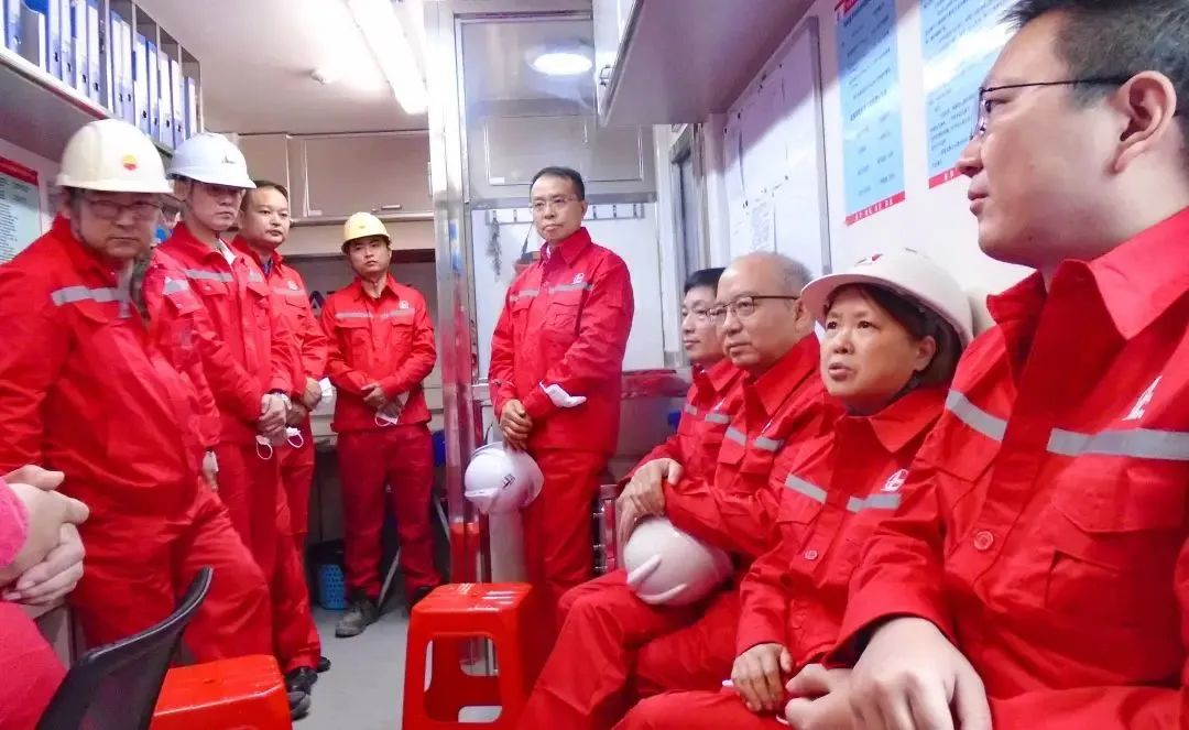 情系员工到一线，，，，，，，转达眷注暖人心(图3)