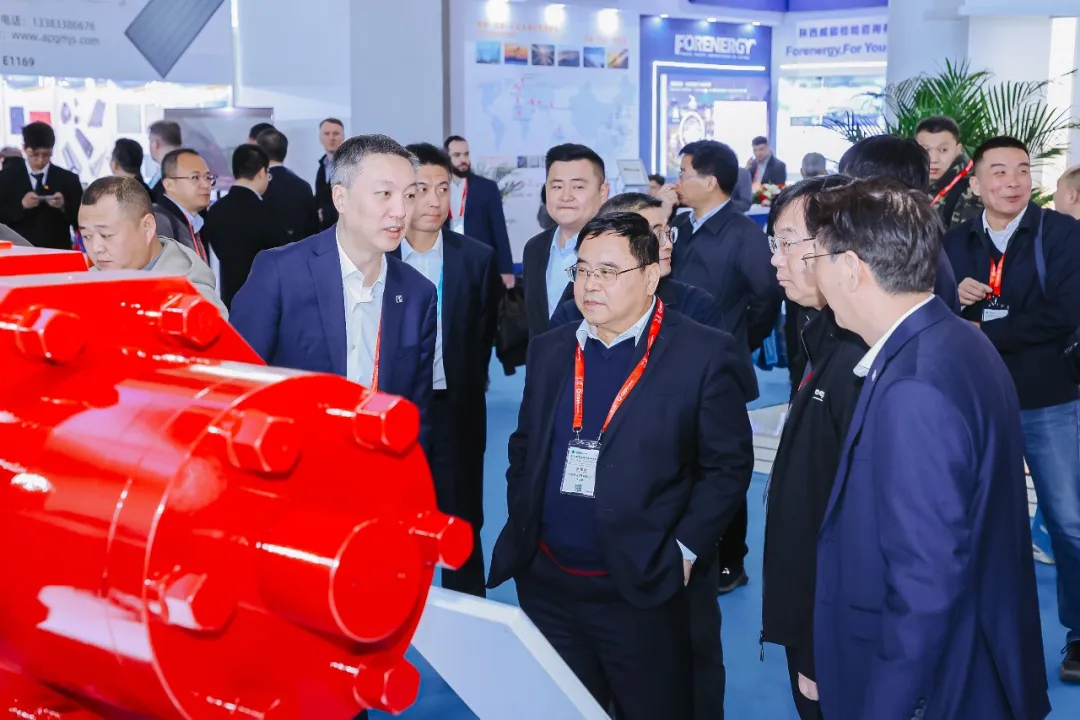 AI赋能、绿色未来｜尊龙凯z6mg官网艳服亮相北京cippe石油展(图9)